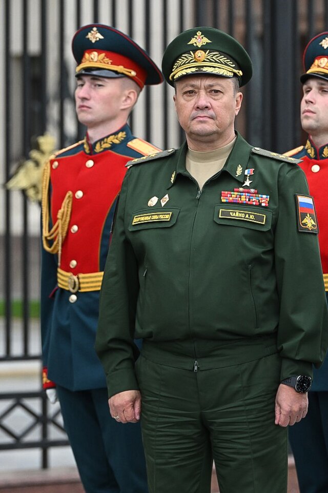 После предполагаемого покушения на главкома ВКС Александра Чайко прошло три дня. Что мы знаем о случившемся? Похоже, сам генерал жив, но его дочь пострадала, а зять мог погибнуть