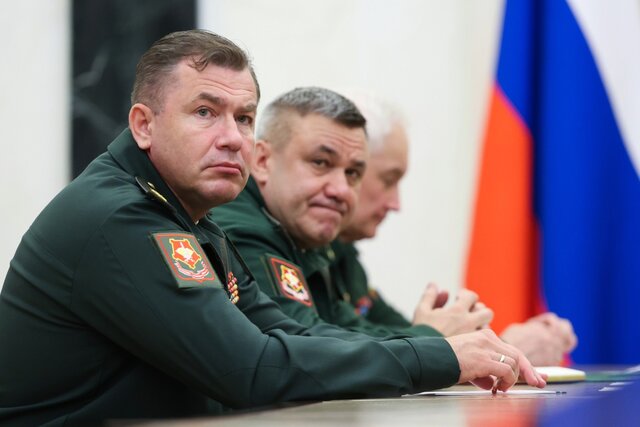 Путин произвел масштабные перестановки в военном командовании. Главой Войск беспилотных систем (оказывается, все еще не созданных) станет генерал Денис Лямин. Максимально коротко о новых назначениях