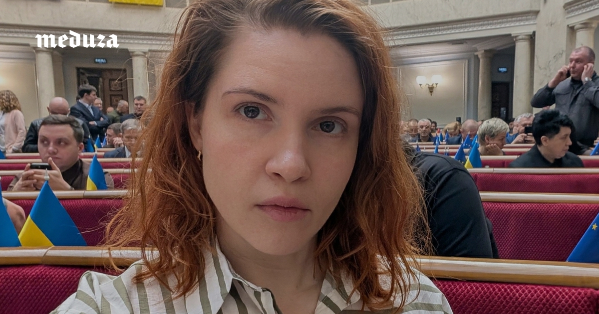 Депутата Верховной рады Марьяну Безуглую обожает российская пропаганда — за то, что она агрессивно критикует ВСУ. В Украине ее называют «неуправляемой информационной бомбой», обвиняют в деморализации военных — а теперь еще и подозревают в госизмене