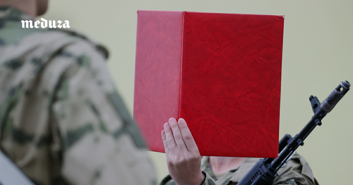 В апреле в российскую армию начали отправлять срочников — впервые в рамках «вечного» призыва, который действует с этого года. О чем важно помнить, если вы или ваш близкий в группе риска