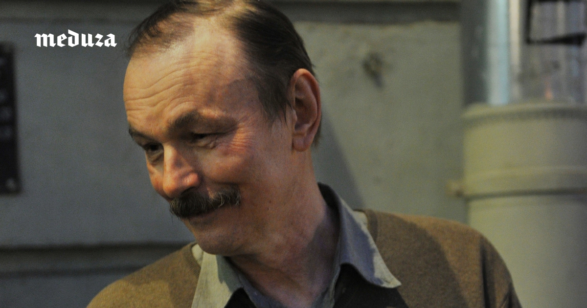 Умер художник и писатель Владимир Шинкарев. Он придумал митьков, добродушных аутсайдеров, которым в 1990-х подражали по всему бывшему СССР — а потом перерос этот образ и нашел совсем другую интонацию для своего искусства