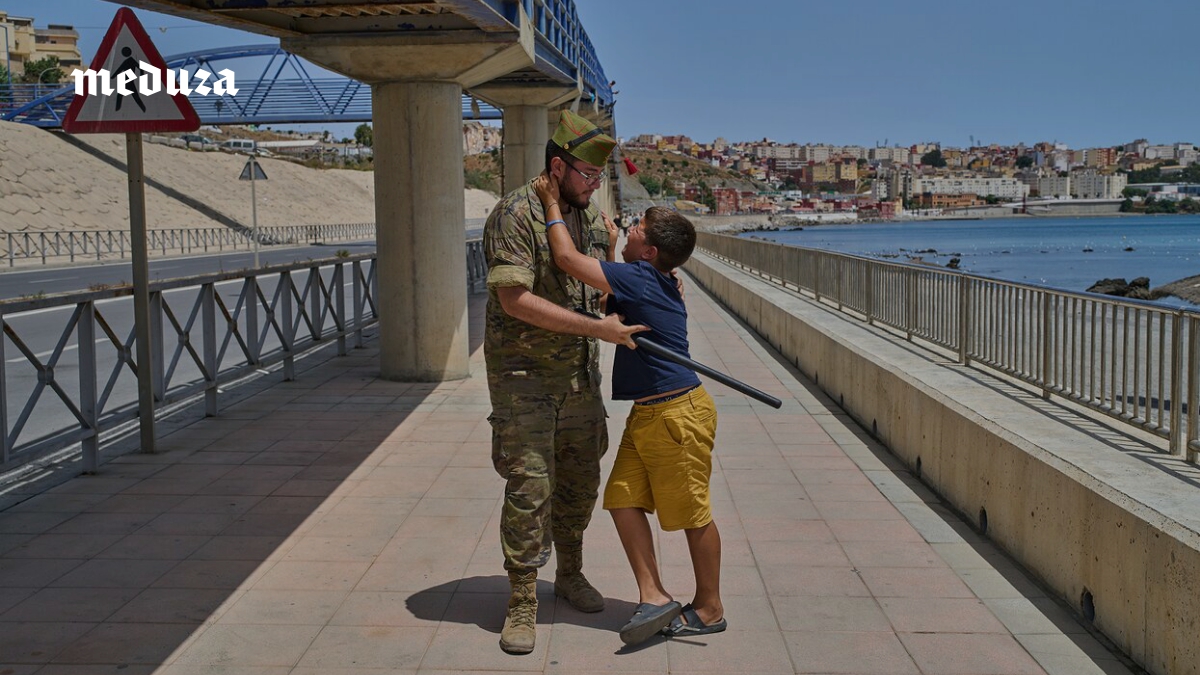 После миграционного кризиса в испанской Сеуте остаются больше тысячи детей и подростков, незаконно пересекших границу. Их нельзя просто так отправить назад