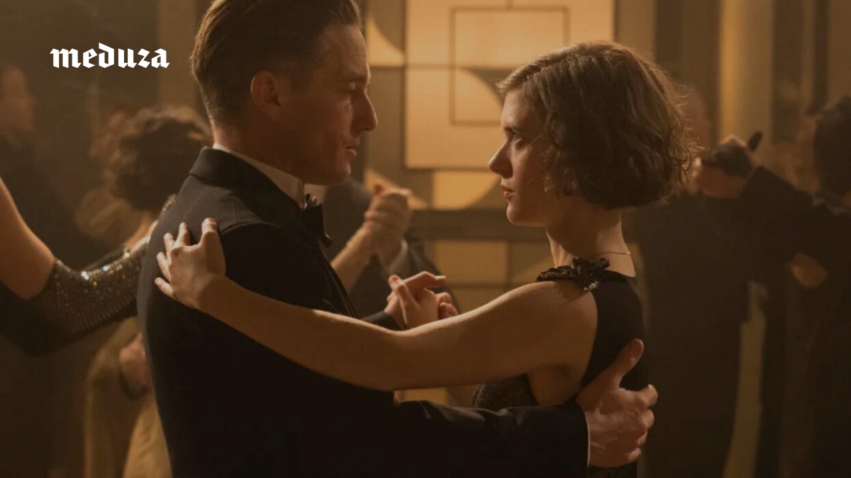Закончился великий сериал «Вавилон-Берлин». Последний сезон оказался предсказуемо мрачнее предыдущих: к власти пришел Гитлер. А вот отсылок к современности стало больше
