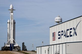 Falcon Heavy на стартовой площадке, 5 февраля 2018 года