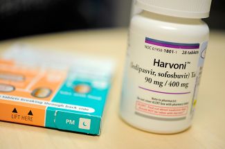 12-недельный курс новых лекарств от гепатита С в США. Он стоит 94,5 тысячи долларов