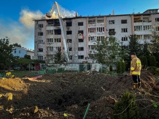 Один из многоквартирных домов Львова, поврежденных российскими ракетами