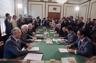 На встрече Михаила Горбачева и Синтаро Абэ, 30 мая 1986 года