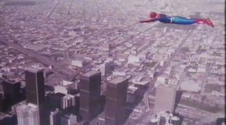 Кадр из телевизионного фильма «Человек-паук наносит ответный удар» (1978)