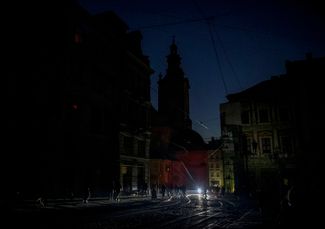 Ночной Львов, оставшийся без электричества