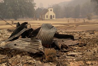 Ранчо Paramount Pictures после пожара. 9 ноября 2018 года