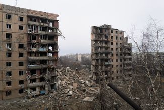 Жилые дома в Авдеевке Донецкой области. В районе этого города сейчас идут наиболее активные бои. Россия атакует Авдеевку с трех сторон. 