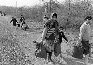 Армяне покидают азербайджанские села. Декабрь 1988 года