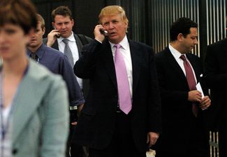 Дональд Трамп на бизнес-конвенции в Колорадо. Справа от него — Феликс Сатер. 14 сентября 2005 года