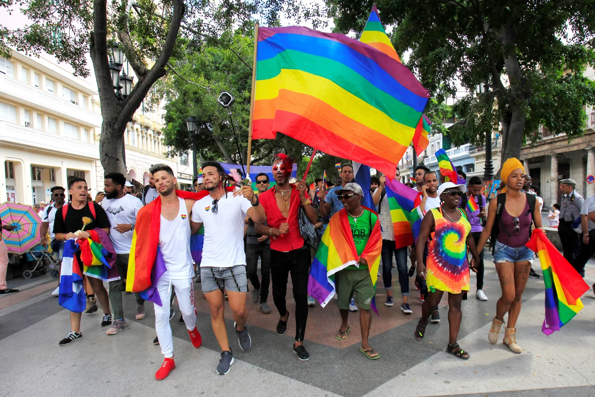 Кубинские ЛГБТ-активисты вышли на запрещенный гей-парад. Фотография — Meduza