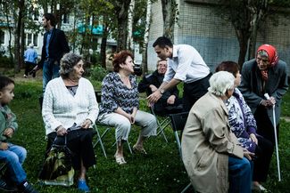 Илья Яшин во время встречи с избирателями. 23 августа 2015 года