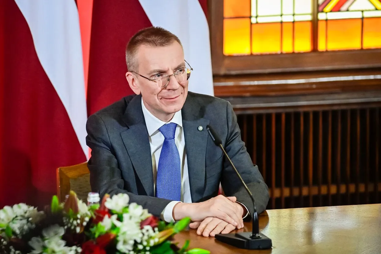 Президентом Латвии стал бывший глава МИД Эдгар Ринкевич. Он первый политик  — открытый гей в истории страны (а сейчас еще и самый ее популярный  политик) Вот что он говорил о каминг-ауте и
