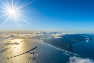 Solar Impulse 2 летит из Гавайев в Сан-Франциско. 21 апреля 2016 года