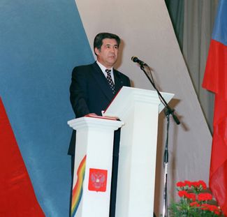 Аман Тулеев во время официального вступления в должность губернатора, 1997 год