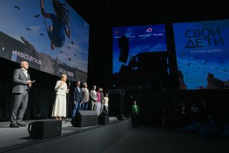 On the initiative of Ombudsman Lvova Belova (who is wanted by the ICC), a propaganda film was produced about how Ukrainian children were transported to “integration shifts” in Russian camps. We watched it