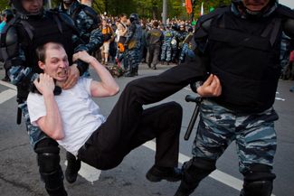 Разгон протестов на Болотной площади в Москве. 6 мая 2012 года 