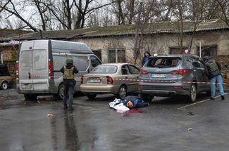 Полиция изучает место гибели жителя Херсона в результате удара российских сил по городу