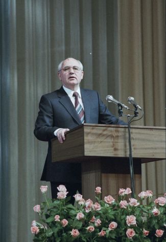Mikhail Gorbachev at a session of the Congress of People's Deputies of the Russian SFSR dedicated to the inauguration of RSFSR President Boris Yeltsin. Moscow, 1991.