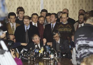 Press conference with Sergei Kovalev on the results of his trip to Chechnya. January 2, 1995.