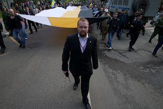 Дмитрий Демушкин во главе колонны русских националистов. 1 мая 2012-го