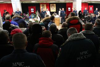 Церемония прощания с горноспасателями, погибшими 28 февраля при очередном взрыве на «Северной», 4 марта 2016 года