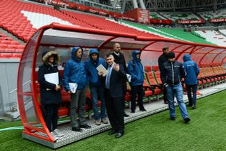 Инспекторы ФИФА проверяют стадион в Казани
