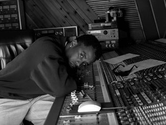 Шон Комбс в студии звукозаписи в Нью-Йорке. 15 мая 1995 года