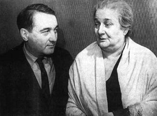 Лев Гумилев и Анна Ахматова. 1960 год