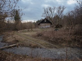 A new house built near the abandoned village of Borysławka. February 2024.