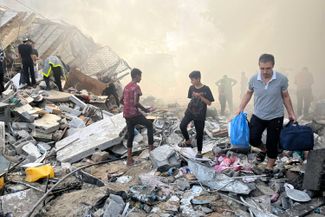 Последствия израильского авиаудара по Газе