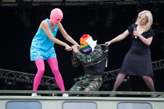 Pussy Riot на фестивале в Гластонбери