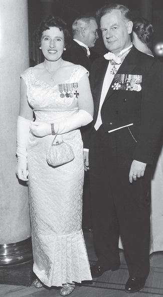 Фанни и Бруно на приеме, который устроил в честь Дня независимости президент Финляндии Урхо Кекконен. 1957 год