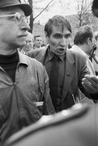 Former Soviet People’s Deputy Leonid Sukhov complains about the participation of foreign artists and soldiers in Moscow’s parade. The same day as the city’s Peace March, Communists staged an alternative parade devoted to criticizing President Yeltsin and demanding the release of the insurrectionists arrested in the failed 1991 August Coup.