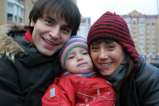 Светлана Изамбаева с мужем и ребенком