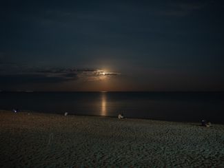 Пляж в Одессе ночью. 3 сентября 2023 года