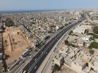 Вид на район Триполи, где находится тюрьма «Аль-Мабани»
