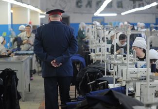 Ругань, слезы и прессинг «старших»: что делают женщины в российских тюрьмах | Forbes Woman