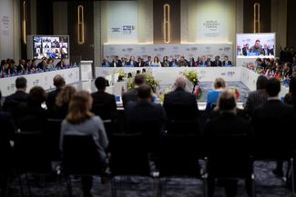 Глава администрации президента Украины Андрей Ермак выступает на четвертом заседании встречи по «формуле мира» в Давосе. 14 января 2024 года