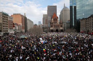 Протестующие в Бостоне