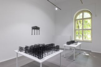 Объекты из проекта «Hell» на выставке «No»