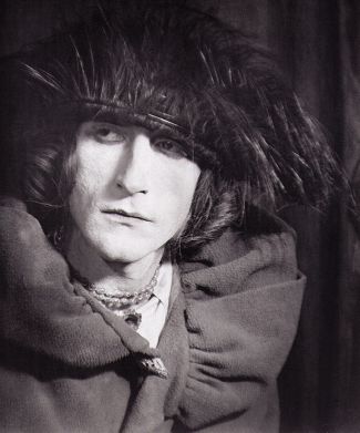 Марсель Дюшан в образе Розы Селяви, 1921 год