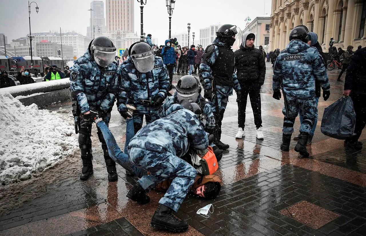 Все, что нас не убивает Протестные акции и рекордные задержания 31 января в  Москве — глазами спецкоров «Медузы» — Meduza