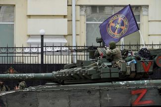 Wagner mercenaries on a tank in Rostov-on-Don. June 24, 2023.