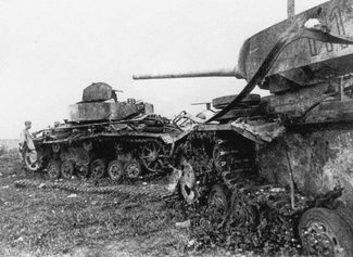 Немецкие танки после битвы под Прохоровкой, точная дата неизвестна