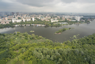 Река Москва. Вид на Юго-Восточный округ со стороны Нагатинского затона