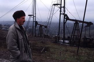 Качалки на нефтяном поле. Чечня, январь 1995-го